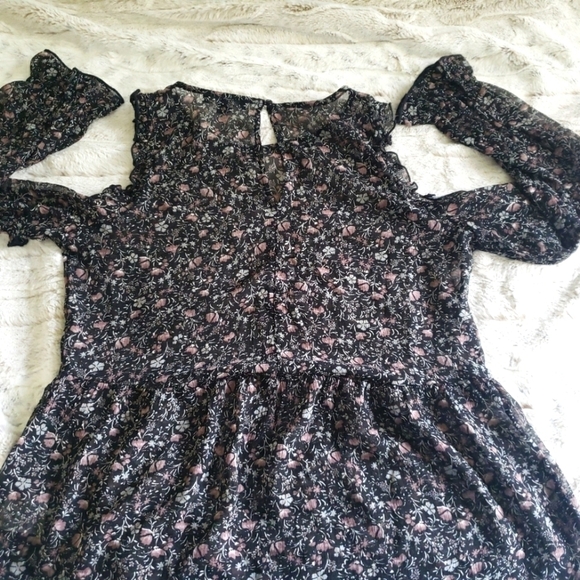 AMERICAN EAGLE BLACK FLORAL SHEER GAUZY COLD SHOULDER BOHO BLOUSE SIZE M… - Picture 4 of 12